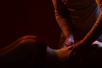 Massage érotique : comment le réaliser en couple ?